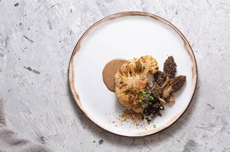 Steak de chou-fleur & ses morilles à la crème